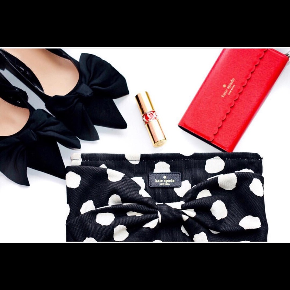 Kate spade dots wristlet